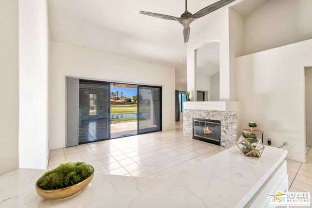 41387 Princeville Lane, Palm Desert CA: https://media.crmls.org/mediaz/8b9cfd33-bbca-419a-af68-08508716ba9e.jpg