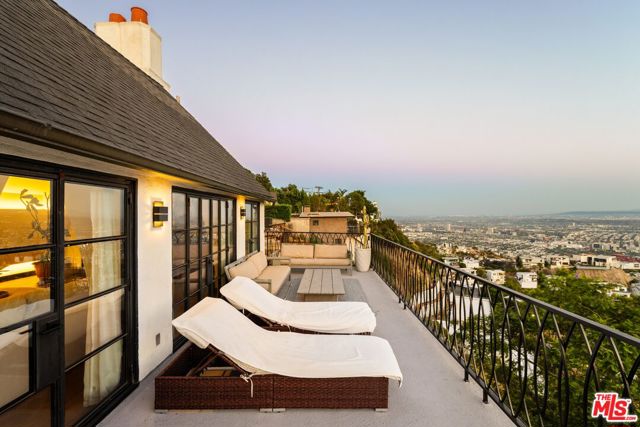 6 Bed Home for Sale in Los Angeles, California