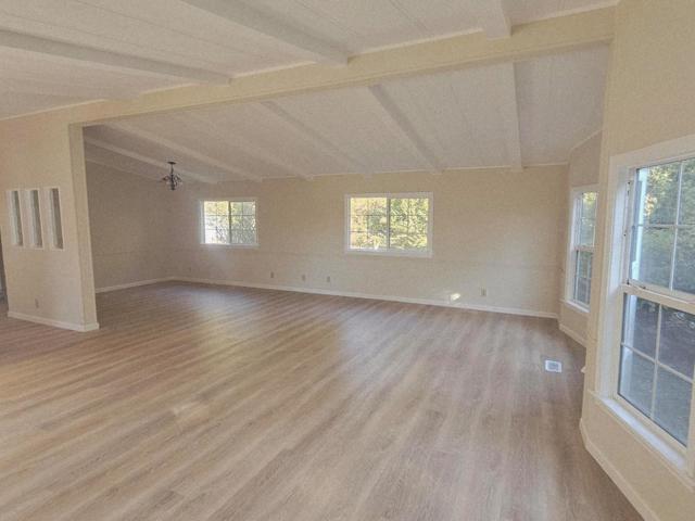 16530 Charles Schell Lane, Royal Oaks CA: https://media.crmls.org/mediaz/8b9d7e3d-7194-4d2c-83c7-88bf3b6ff9e2.jpg