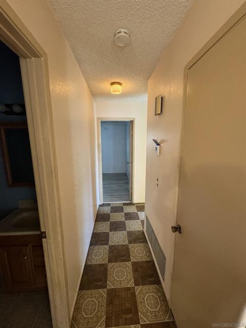 10490 Stanfield Cir, San Diego CA: https://media.crmls.org/mediaz/8b9da871-34ac-46ff-90e5-1585f76e8a1e.jpg