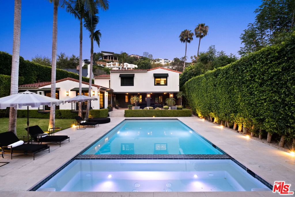 1443 N Doheny Drive
