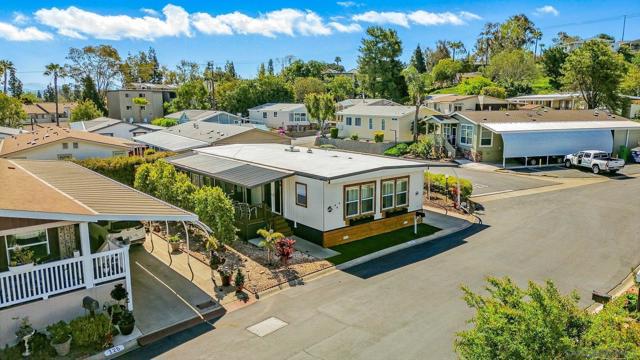 525 W El Norte, Escondido CA: https://media.crmls.org/mediaz/8b9e081e-61d1-4565-b780-72ca986c7cc7.jpg