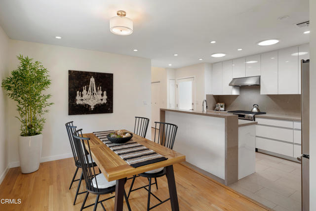 4531 El Camino Corto, La Canada Flintridge CA: https://media.crmls.org/mediaz/8b9e29e5-ba6f-4fe5-98dd-7a6724797334.jpg