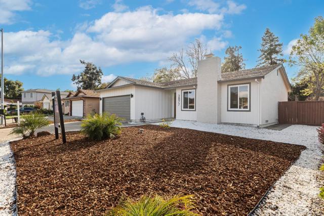 2877 Pelican Drive, Union City CA: https://media.crmls.org/mediaz/8b9e32a0-6503-4665-b487-18e0116f9962.jpg
