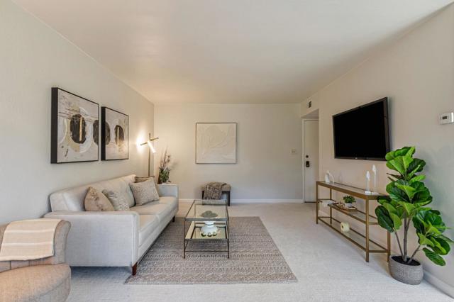 181 Del Medio Avenue, Mountain View CA: https://media.crmls.org/mediaz/8b9ec898-a4a1-4f36-a12b-68917f87c34f.jpg