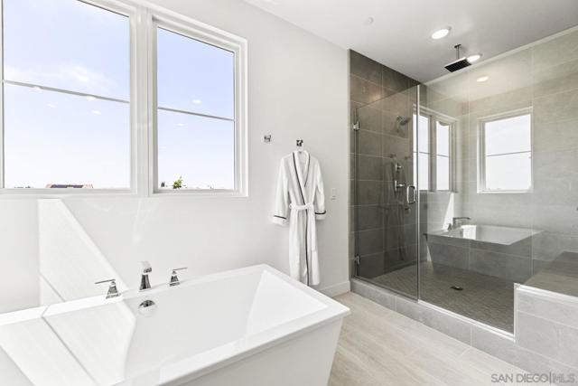 6513 Fischer Way, San Diego CA: https://media.crmls.org/mediaz/8b9f81a3-8a8e-4017-8d66-803d1a8f5b50.jpg