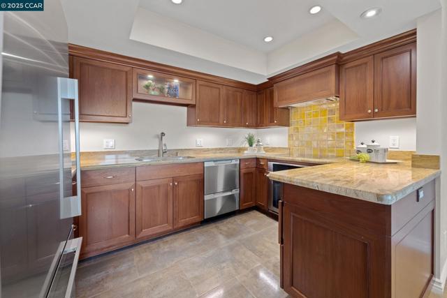 1129 AVENIDA SEVILLA, Walnut Creek CA: https://media.crmls.org/mediaz/8ba0c035-153a-42a6-921e-d2e2a79a65de.jpg