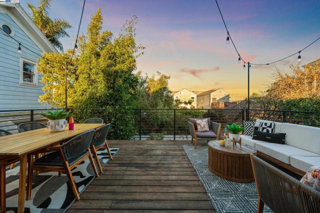 730 HENRY STREET, Oakland CA: https://media.crmls.org/mediaz/8ba129dc-3685-4e31-a195-a2d86b7dbb1e.jpg