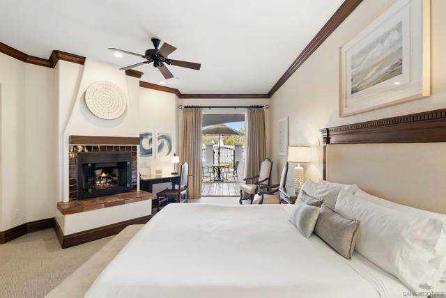 7310 Estrella De Mar, Carlsbad CA: https://media.crmls.org/mediaz/8ba1977d-f111-4783-82f5-83ea17ca97fe.jpg