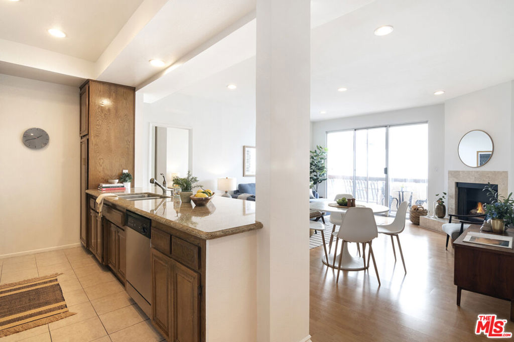 104 S Hayworth Avenue 304, Los Angeles, CA 90048