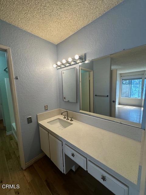 Detail Gallery Image 10 of 14 For 2543 E Harbor Bld #2,  Ventura,  CA 93001 - 2 Beds | 1/1 Baths