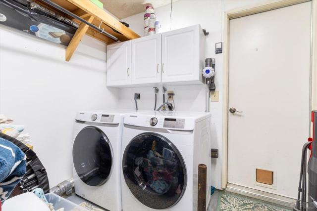 220 Eveningside Gln, Escondido CA: https://media.crmls.org/mediaz/8ba254cb-8165-4287-9e80-3a82356ac875.jpg