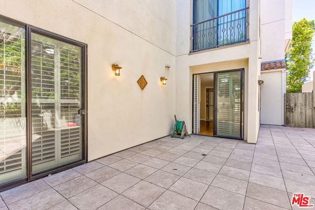 1310 Armacost Avenue, Los Angeles CA: https://media.crmls.org/mediaz/8ba2a8c4-40bb-42be-98f1-7d30fd888332.jpg