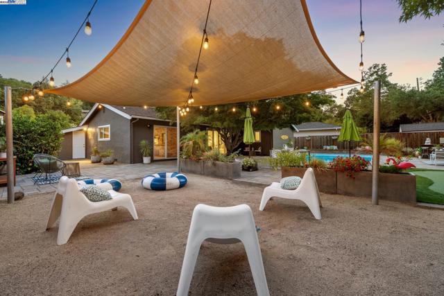 3434 LITTLE LANE, Lafayette CA: https://media.crmls.org/mediaz/8ba2d836-8175-4d7a-95c4-2717cc1c9fb7.jpg