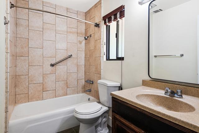 225 S Cahuilla Road, Palm Springs CA: https://media.crmls.org/mediaz/8ba33e98-52f0-4b9f-9cb0-5eaeb2955310.jpg