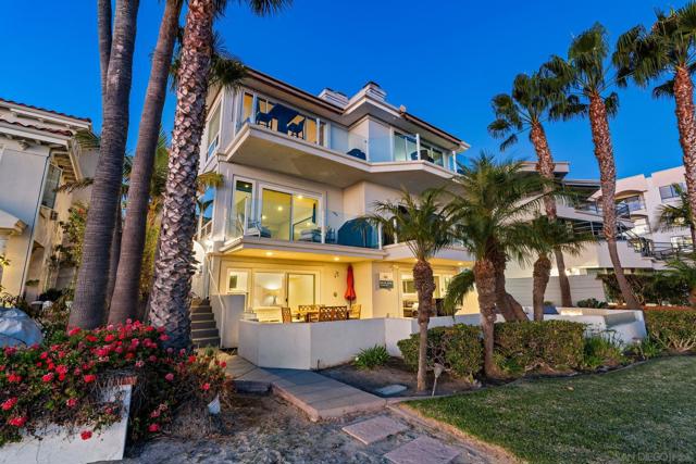 1177 Pacific Beach Drive, San Diego CA: https://media.crmls.org/mediaz/8ba3a4f6-1fb2-4182-8f75-5b028bcd858d.jpg