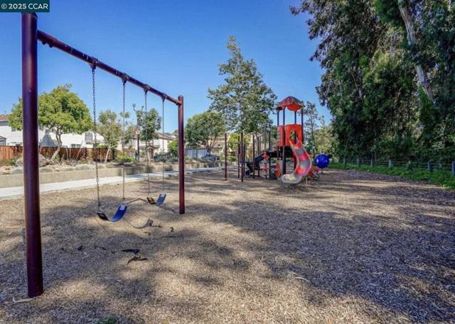 343 Accolade Drive, San Leandro CA: https://media.crmls.org/mediaz/8ba3d25f-5bb0-4e7e-beef-84b420e905af.jpg