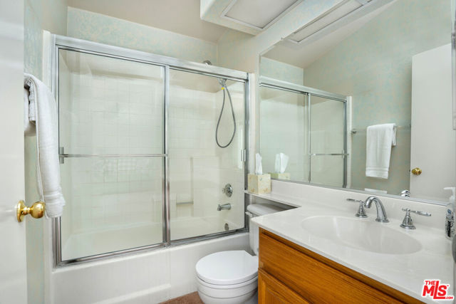 22211 Frontier Place, Chatsworth CA: https://media.crmls.org/mediaz/8ba3d29b-759d-415b-95d7-df9705520a18.jpg