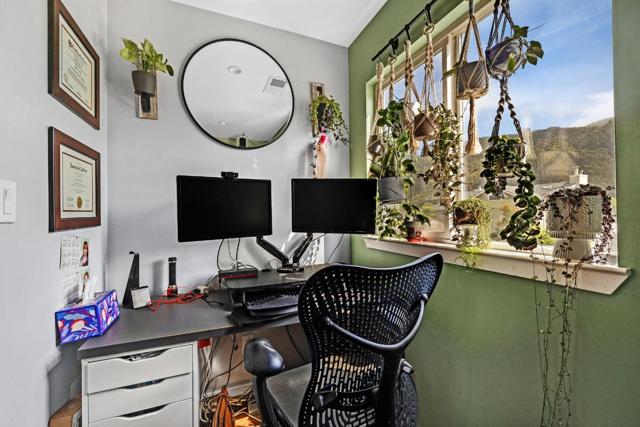 1324 Linda Mar Boulevard, Pacifica CA: https://media.crmls.org/mediaz/8ba405c4-331e-4c2d-967a-b41b6c523184.jpg