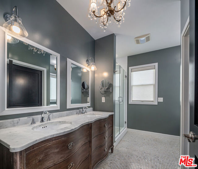 Image 11 of 22 For 806 Crescent Heights Boulevard