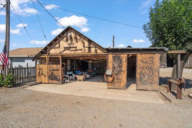 2675 Pacheco Pass Highway, Gilroy CA: https://media.crmls.org/mediaz/8ba4b966-47e9-4eb2-8ee3-3915b672bd10.jpg