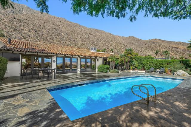 600 S La Mirada Road, Palm Springs CA: https://media.crmls.org/mediaz/8ba4e183-9e15-487a-87d8-bbeb9e917b0c.jpg