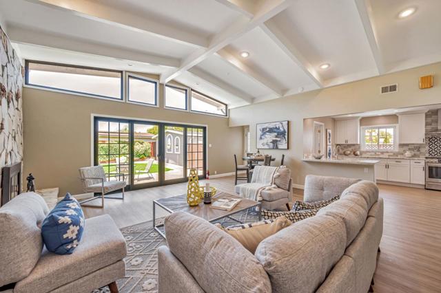 828 Hawthorne Way, Millbrae CA: https://media.crmls.org/mediaz/8ba56fd2-cca9-4ccf-abfe-748dd69ce437.jpg