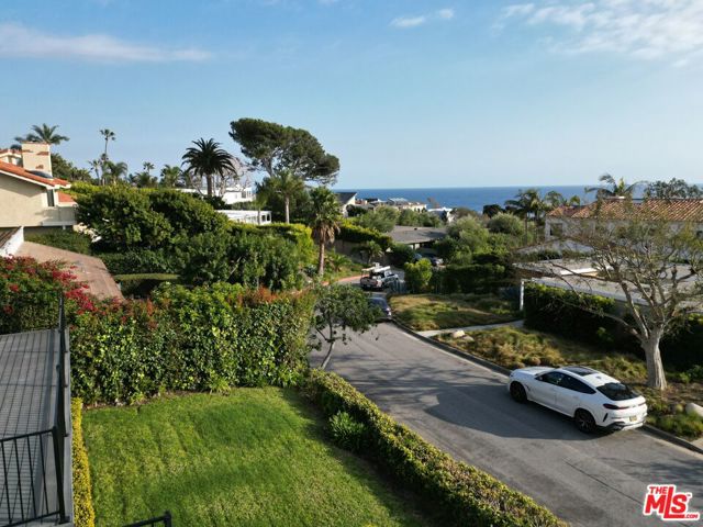 31763 Cottontail Lane, Malibu CA: https://media.crmls.org/mediaz/8ba69852-eba1-4a0d-833a-acddb57b784f.jpg