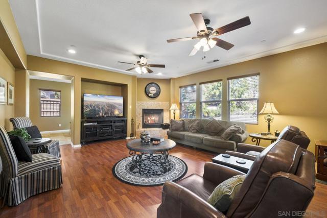 5545 Nanday Ct, Oceanside CA: https://media.crmls.org/mediaz/8ba742b2-899c-4120-a461-04aa0d34089d.jpg