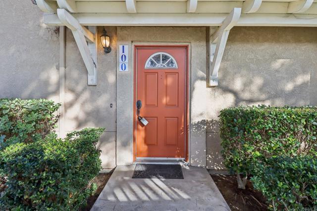 Detail Gallery Image 2 of 67 For 7747 Caminito Monarca #100,  Carlsbad,  CA 92009 - 3 Beds | 3 Baths