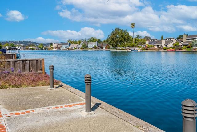 707 Santa Cruz Lane, Foster City CA: https://media.crmls.org/mediaz/8ba8d2a2-201b-4392-a965-2bda3fc2946d.jpg