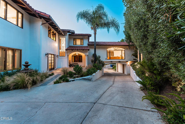 4548 Valley Spring Drive, Westlake Village CA: https://media.crmls.org/mediaz/8ba8ea73-8019-496d-8594-f51cbe4a1add.jpg