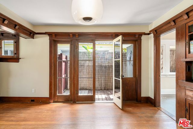 839 Milwood Avenue, Venice CA: https://media.crmls.org/mediaz/8ba92068-23d4-4441-8df1-dfa2a4d3a2b1.jpg
