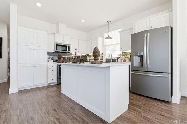 200 N El Camino Real, Oceanside CA: https://media.crmls.org/mediaz/8ba98e5a-7084-43f7-ae3b-d3b74f4a03f5.jpg