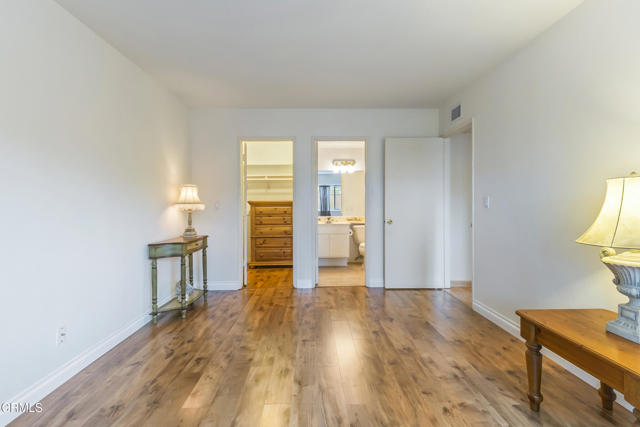 552 Cayo Grande Court, Newbury Park CA: https://media.crmls.org/mediaz/8baa5b18-0198-4e26-bb7c-0596f5d33901.jpg