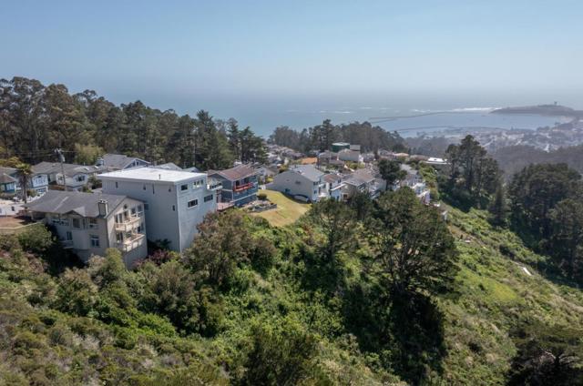 767 El Granada Boulevard, Half Moon Bay CA: https://media.crmls.org/mediaz/8baac800-070a-45e5-b065-8199eeb621a9.jpg