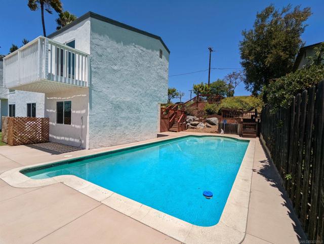 9347 Kahlua Way, Spring Valley CA: https://media.crmls.org/mediaz/8baad185-3d7b-4a23-a0e4-ca0ced8635f8.jpg