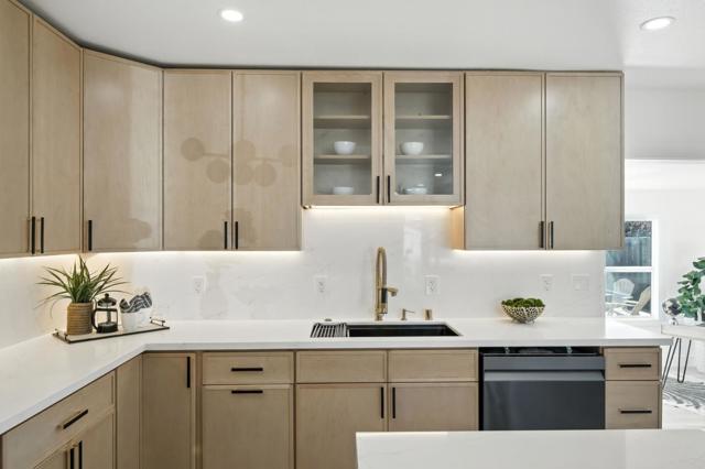 1633 Roberta Drive, San Mateo CA: https://media.crmls.org/mediaz/8babbd45-8fb7-40d1-a8b4-a51231c650f0.jpg