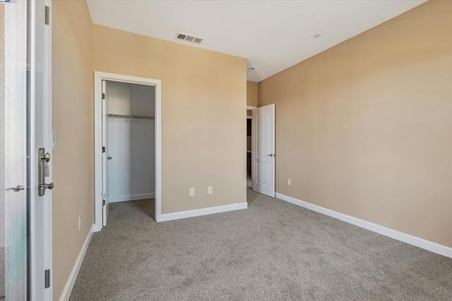 3602 Levanto Way, Manteca CA: https://media.crmls.org/mediaz/8babded0-c7ef-40c0-b2c2-0835f90e387c.jpg