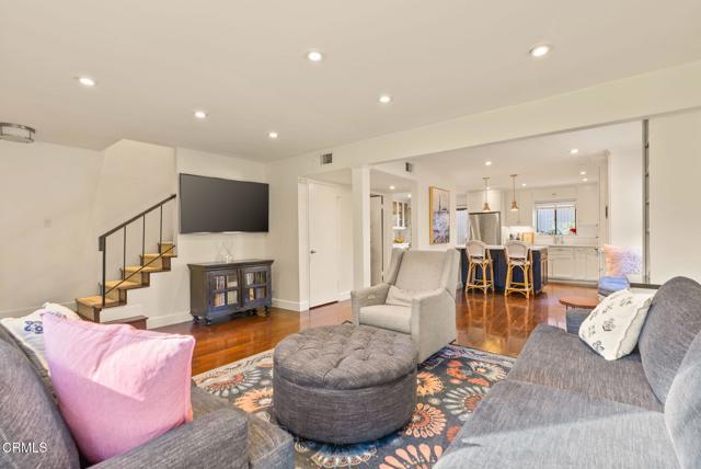 Detail Gallery Image 4 of 30 For 423 W Walnut St, Pasadena,  CA 91103 - 3 Beds | 2/1 Baths