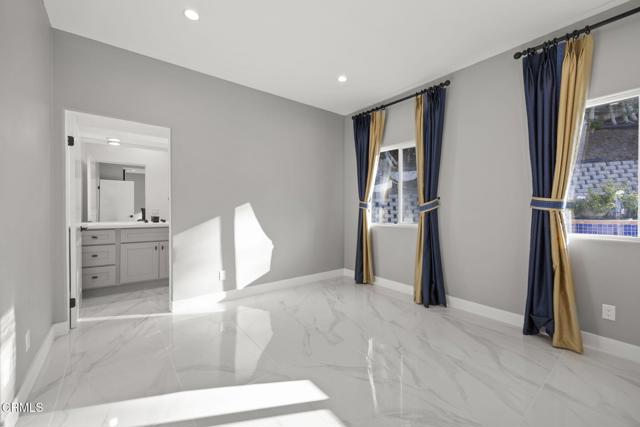 40 Saddlebow Road, Bell Canyon CA: https://media.crmls.org/mediaz/8bac8127-b97f-422c-b269-2bc47df33598.jpg
