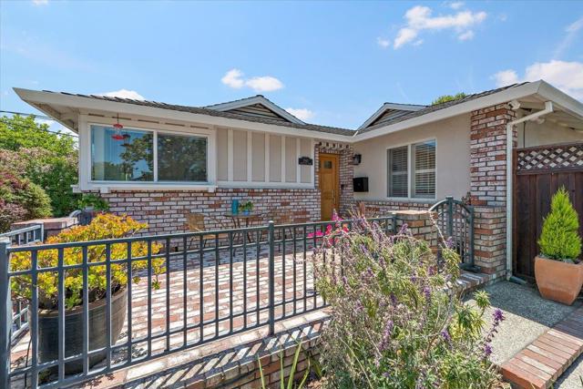 1340 Sierra Mar Drive, San Jose CA: https://media.crmls.org/mediaz/8bac8e41-1f87-4578-84d4-67e0238527af.jpg