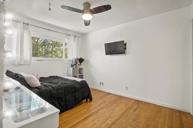 963 Getoun Dr, Concord CA: https://media.crmls.org/mediaz/8bace5be-157e-4a74-9a37-a15ae8507ce3.jpg
