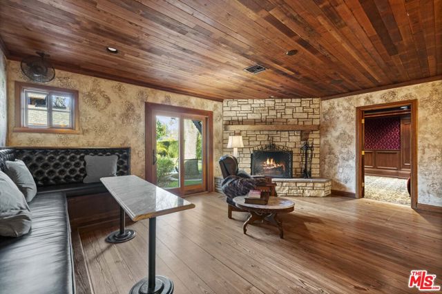 22651 Calvert Street, Woodland Hills CA: https://media.crmls.org/mediaz/8bacfd14-0f3e-4b80-8fd7-880404c79916.jpg