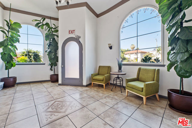 5320 W Olympic Boulevard, Los Angeles CA: https://media.crmls.org/mediaz/8bad2af0-c97a-4ad6-a33f-585f102df366.jpg