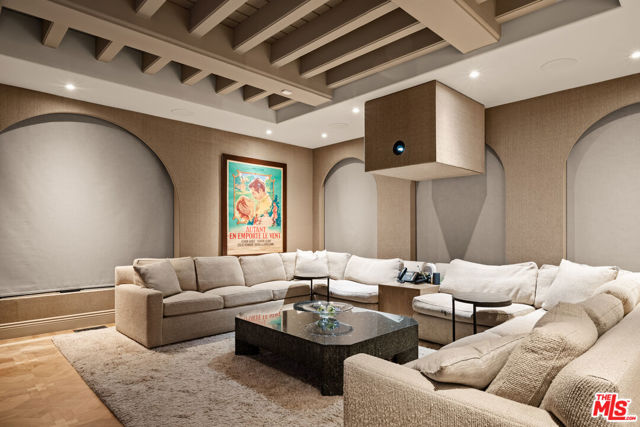 4009 Valley Meadow Road, Encino CA: https://media.crmls.org/mediaz/8bad86c0-c058-449d-b91c-2a869c3bf82b.jpg