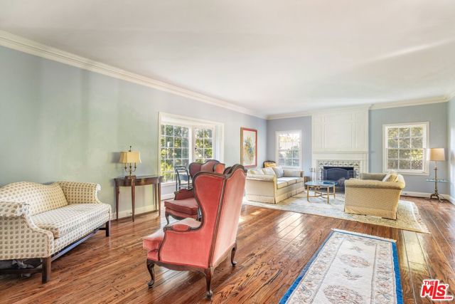 3734 Longridge Avenue, Sherman Oaks CA: https://media.crmls.org/mediaz/8bae3489-8c7c-4b85-9d2d-ee617dab7318.jpg