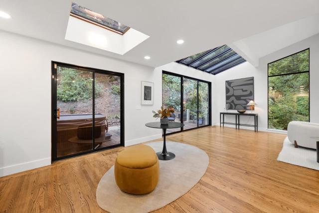 21 Valley Oak Street, Portola Valley CA: https://media.crmls.org/mediaz/8bae3496-0dc6-49e4-95de-56d14446d9b1.jpg