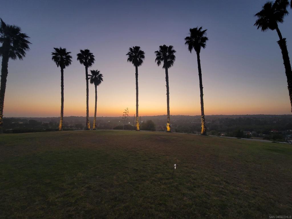 https://media.crmls.org/mediaz/8baee468-9d6a-40ae-b38e-74c757d1dc2a.jpg?preset=X-Large