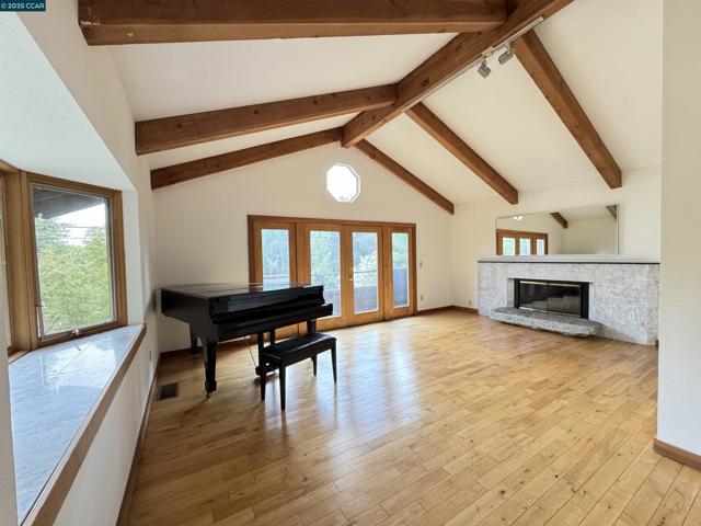 1139 Sierra Vista Way, Lafayette CA: https://media.crmls.org/mediaz/8baf2446-7489-43fe-b045-ff7d0575a68a.jpg